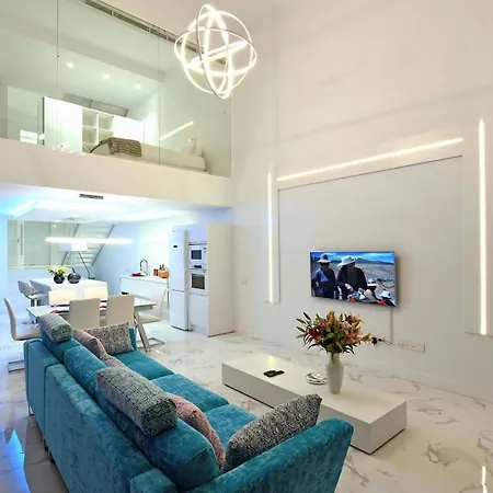 Golden White Meloneras Villa